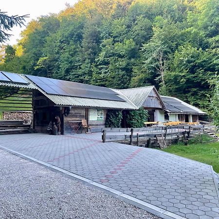 Wooden Cabin Kamna Gorica Exterior photo